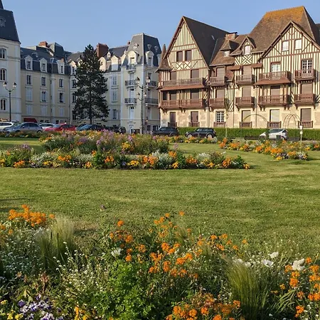 Vue - Adorable A 50 M De La Et Du Centre Cabourg