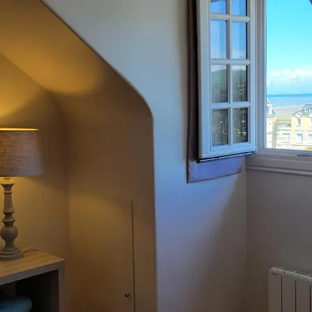 Vue - Superbe A 50 M De La Et Du Centre شقة