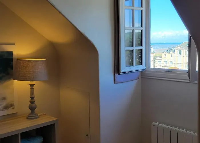 Vue - Superbe A 50 M De La Et Du Centre Apartmán